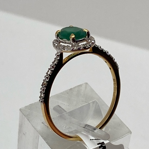 10K Yellow Gold Oval Shape Natural Emerald and Diamond Halo Ring NEW - Picture 11 of 14